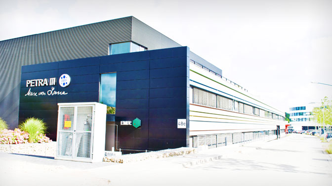 The X-ray light source used in these experiments is part of the PETRA III particle accelerator in Hamburg, Germany. It is one of the most powerful light sources of its kind in the world.