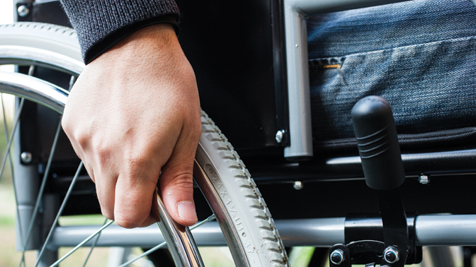 Every year in Canada, there are 4,300 new cases of spinal cord injury. Most of these are caused by motor vehicle accidents.