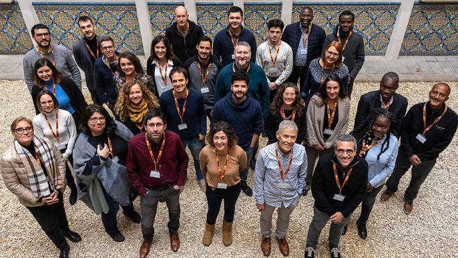 Photograph of members of the EChiLiBRiST consortium.